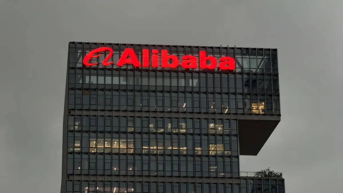 Ações da Alibaba Sobem Após Anúncio de Chip de IA e Expansão de Data Centers